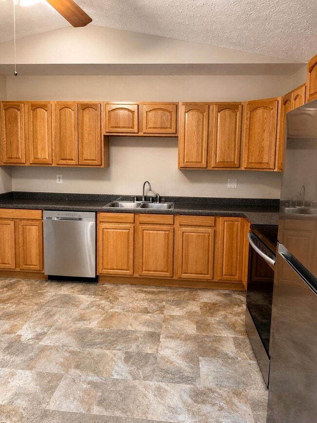 1433 Captains Walk