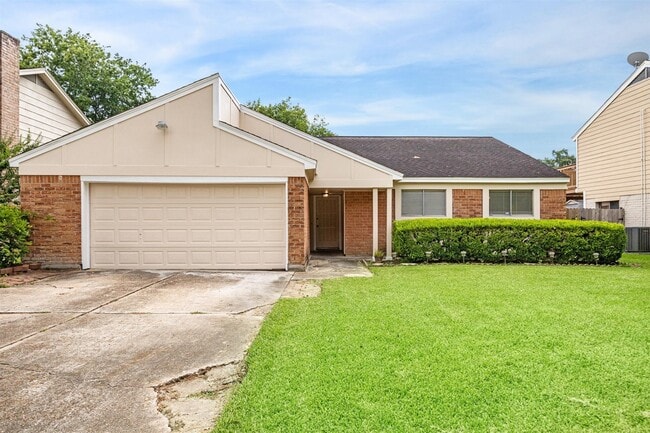 Building Photo - 2039 Hilton Head Dr Rental