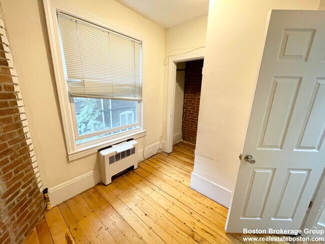 Photo - 32 Sussex St