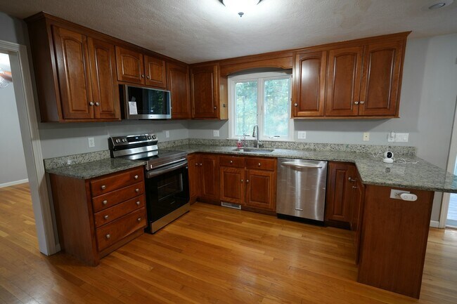 Photo - 4 Seneca Ln