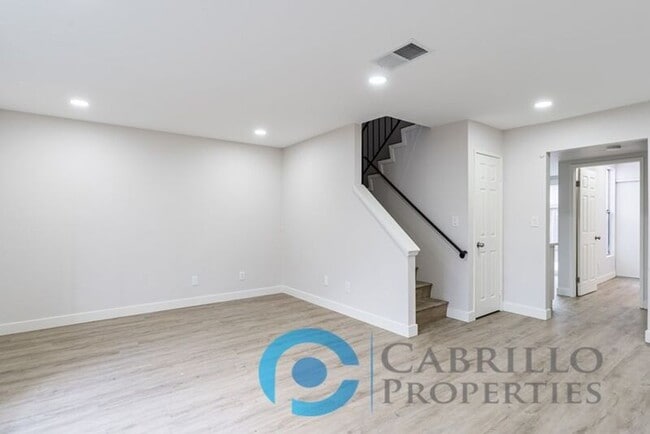 Photo - 4776 Bancroft St