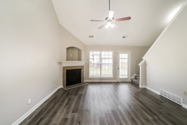 Photo - 4880 Briona St