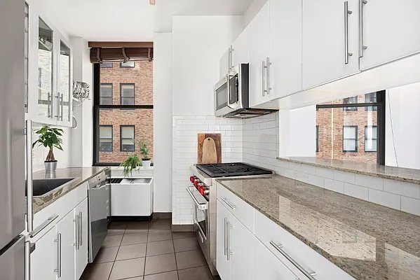 Photo - 1 Wall St Court, 1008