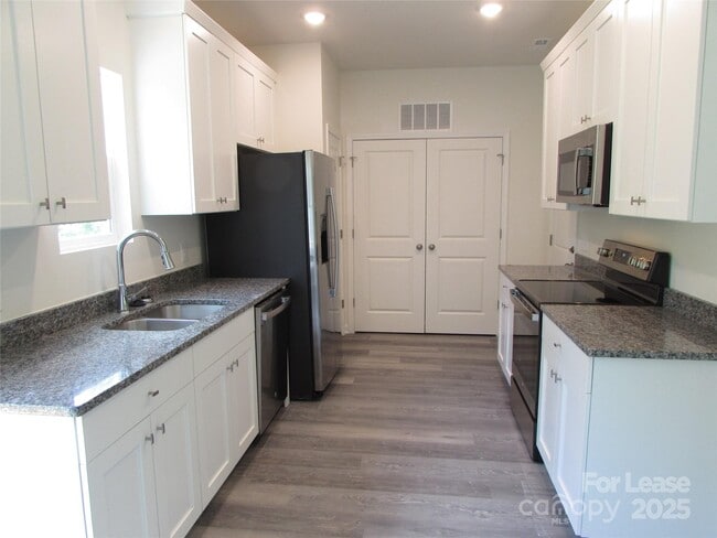 Photo - 133 Slate Dr