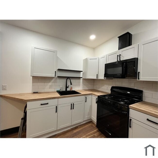 Kitchen #2 - 32 Chapel St Unit #1R