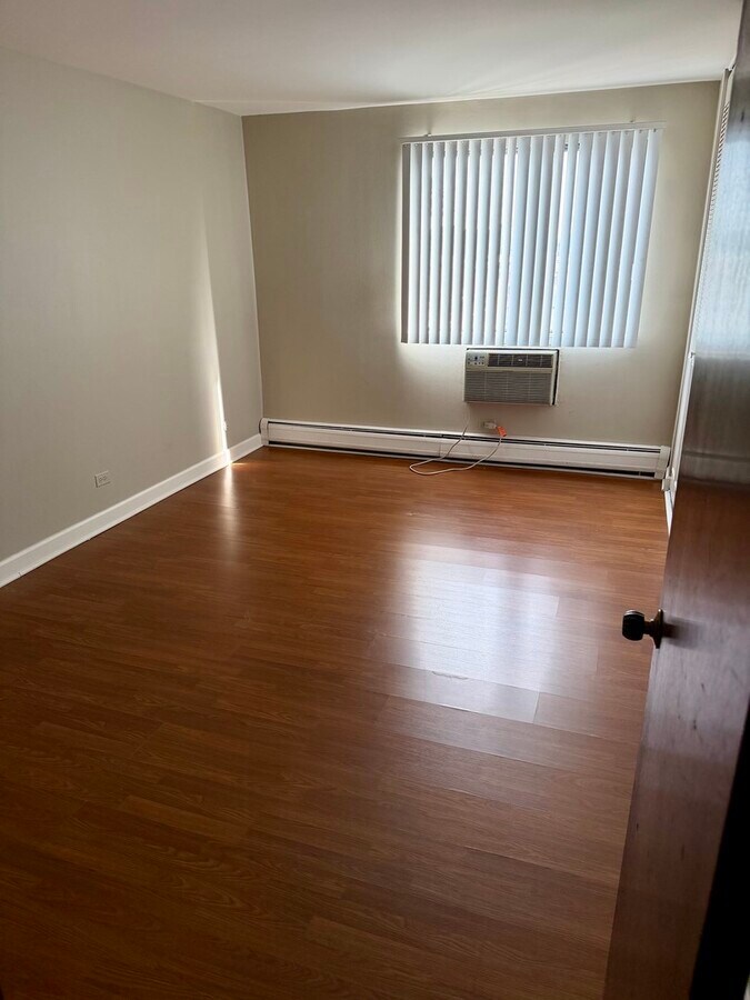 Photo - 5306 N Cumberland Ave Unit 401