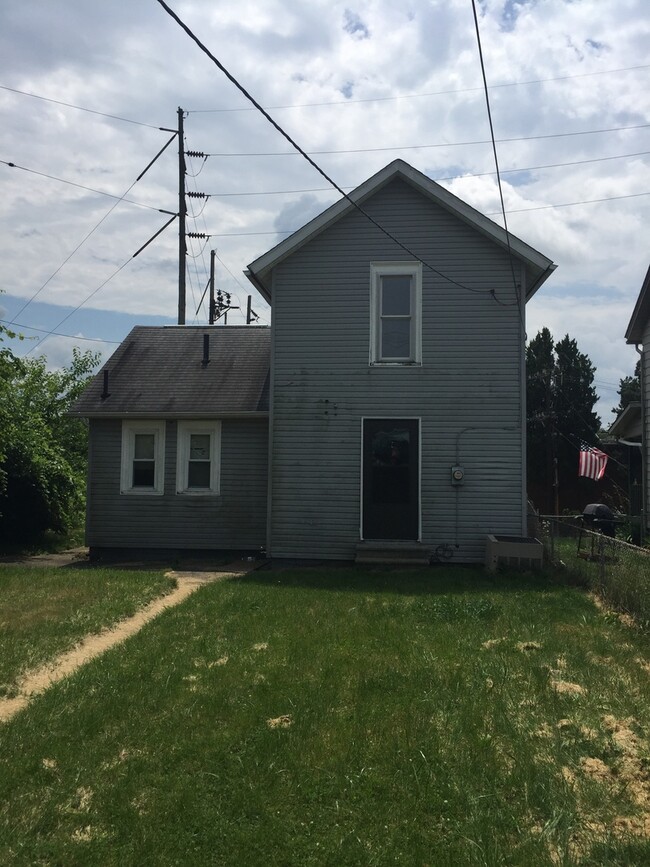 Photo - 2 bedrooms house big yard