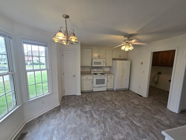 Photo - 312 Shade Tree Dr
