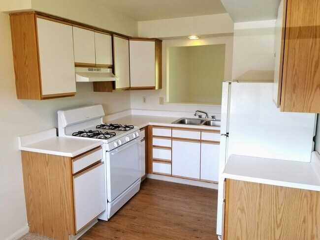 Photo - Exceptional 1 Bedroom North of Cranberry! Available Now! Call Today!
