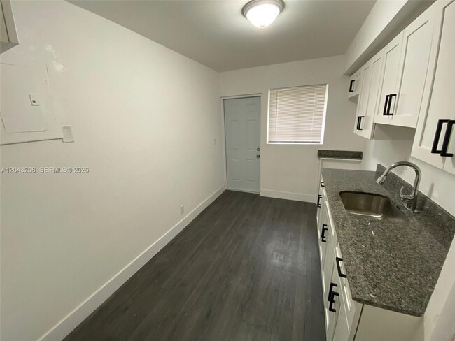 Photo - 1842 Madison St Unit 3