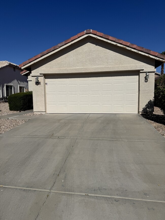 Building Photo - 23150 W Lasso Ln