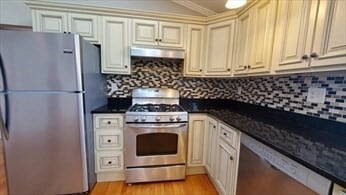 118 Foster St Unit 3