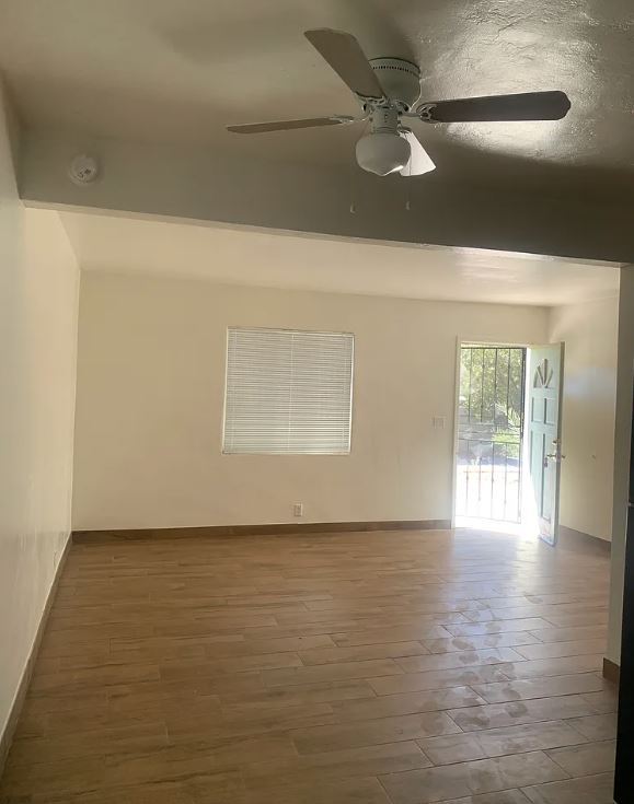 Photo - 4729 E 2nd St