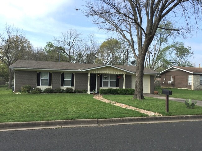 Photo - 1405 Green Forest Dr