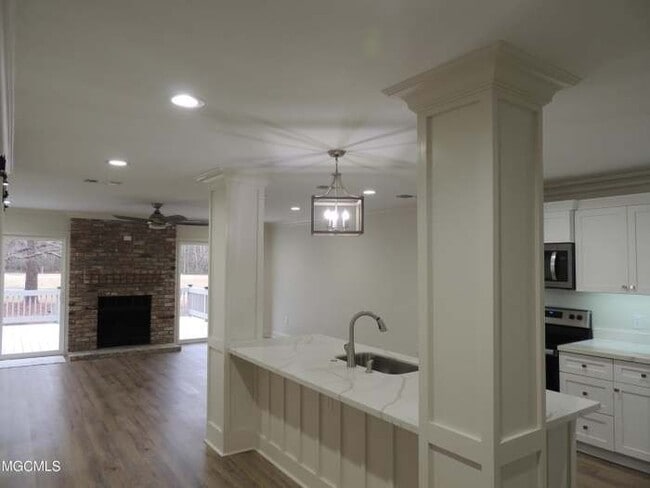 Photo - 248 Highpoint Dr