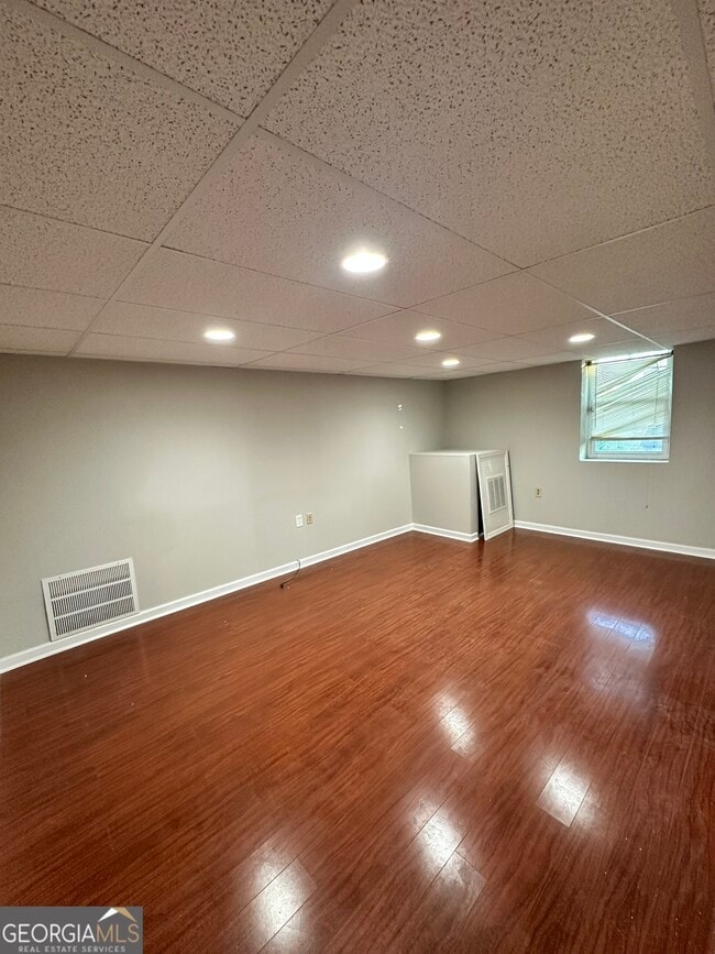 Photo - 1865 Vicki Ln SE