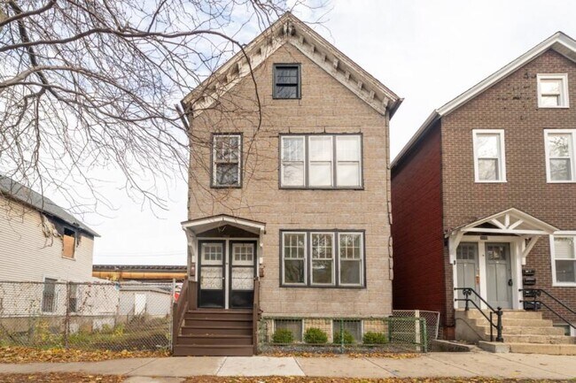 2 bedroom in CHICAGO IL 60647 - 2 bedroom in CHICAGO IL 60647 Condo Unit 1