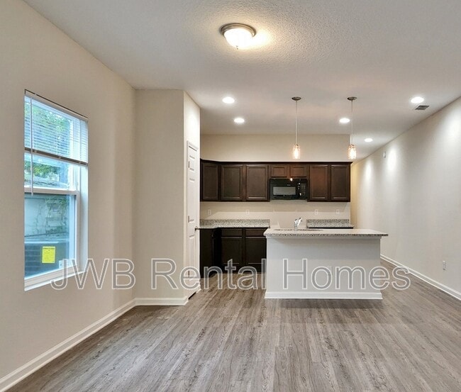Photo - 629 3rd Ave S