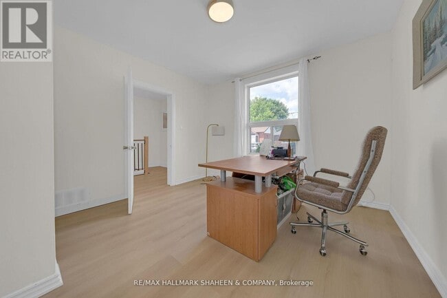 Photo - 203 Quebec St
