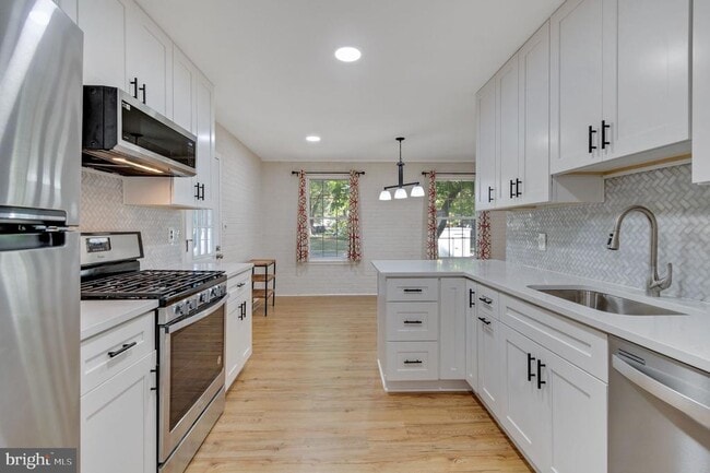 Photo - 8309 McNeil St