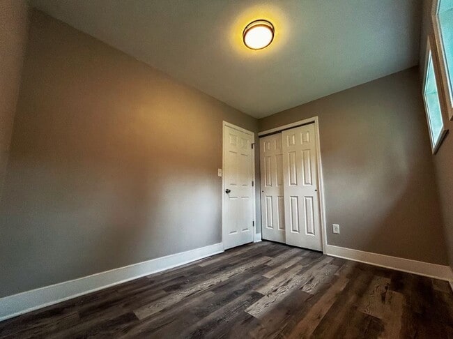 Photo - 2424 Marshalltown Dr