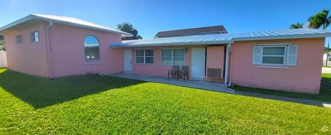 Building Photo - 1169 Seaway Dr Rental