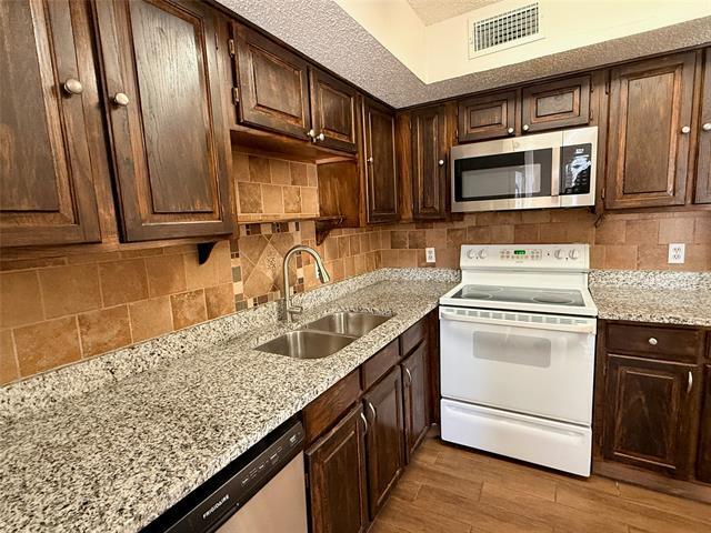 Photo - 2300 Bamboo Dr Unit N208