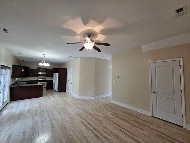 Photo - Spacious 3 Bedroom Home In Maysville