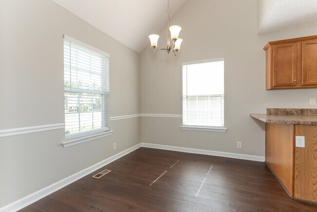 Photo - 2816 Windcrest Tr