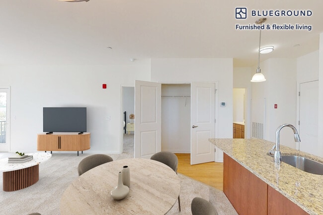 Photo - 998 Stewart Ave Unidad FL3-ID3113A