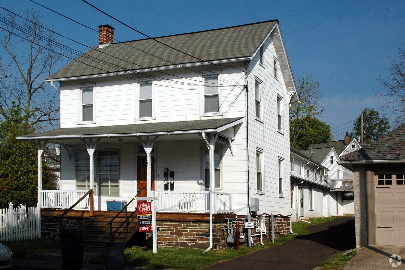 Photo - 27 E Walnut St Apartments
