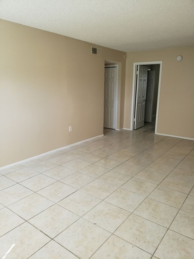 Photo - Nice and Spacious Condo 2Bed/1Bath