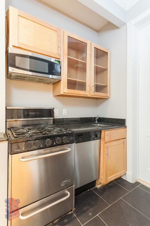 Building Photo - 42 Avenue B Unit 3 Rental
