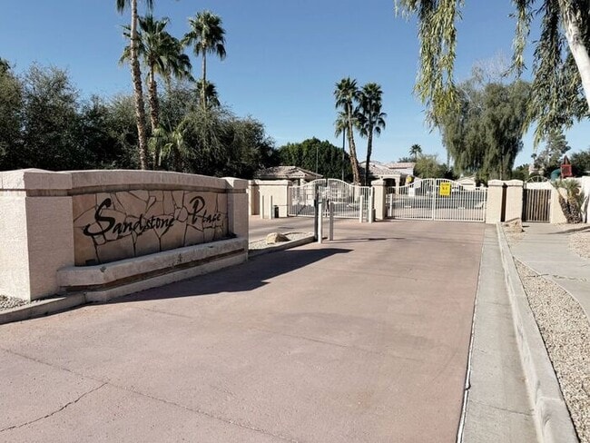 Photo - ABSOLUTELY STUNNING 4BR 2.5BA, OVER 2100SQFT, COMMUNITY POOL, CHANDLER