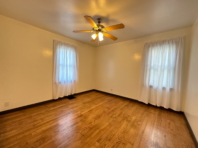 Photo - 430 Stadium Dr