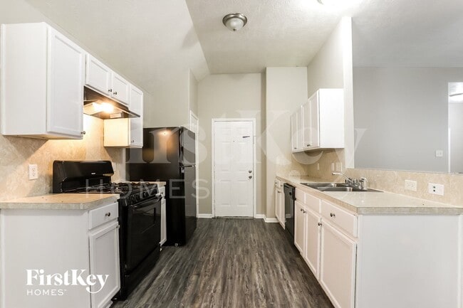 Photo - 19375 Strathmore Pl Ln