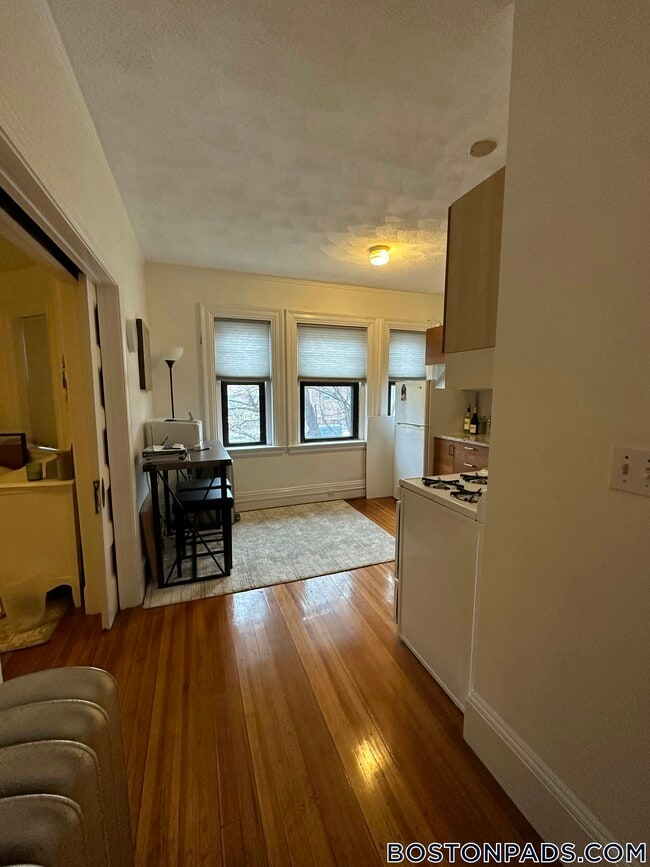 Photo - 533 Newbury St Unit 2F