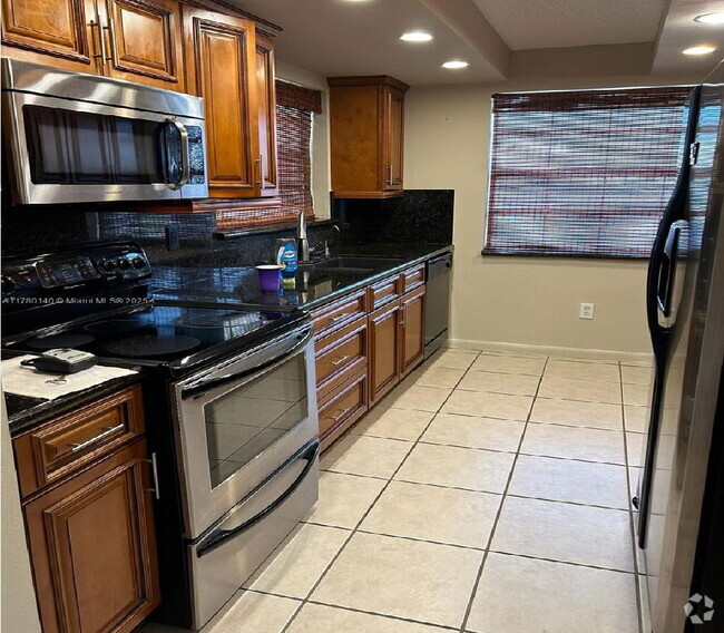 Building Photo - 2277 SE 27th Dr Unit 101G Rental