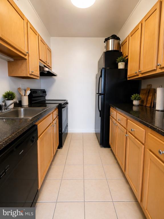 Building Photo - 224 W Rittenhouse Square Unit 1008