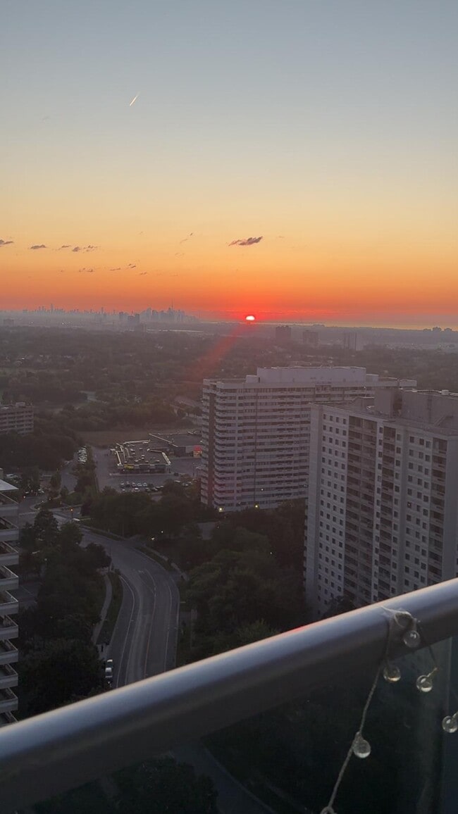 Building Photo - 1 Elm Dr W Unit 2602