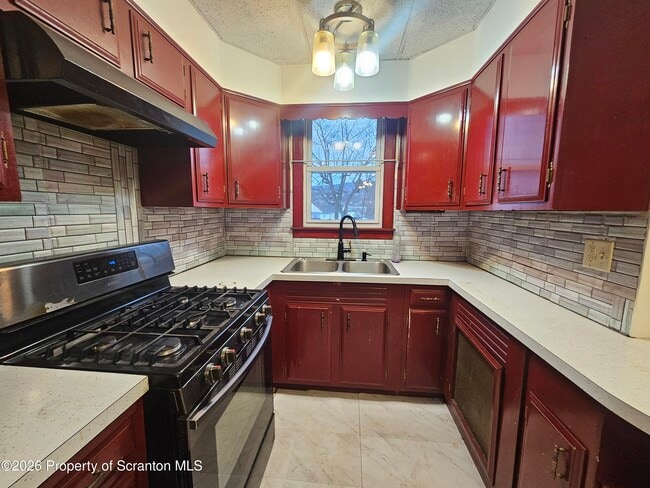 Photo - 423 E Lackawanna Ave