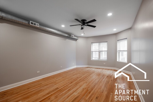 Building Photo - 1149 W Lunt Ave Unit 3