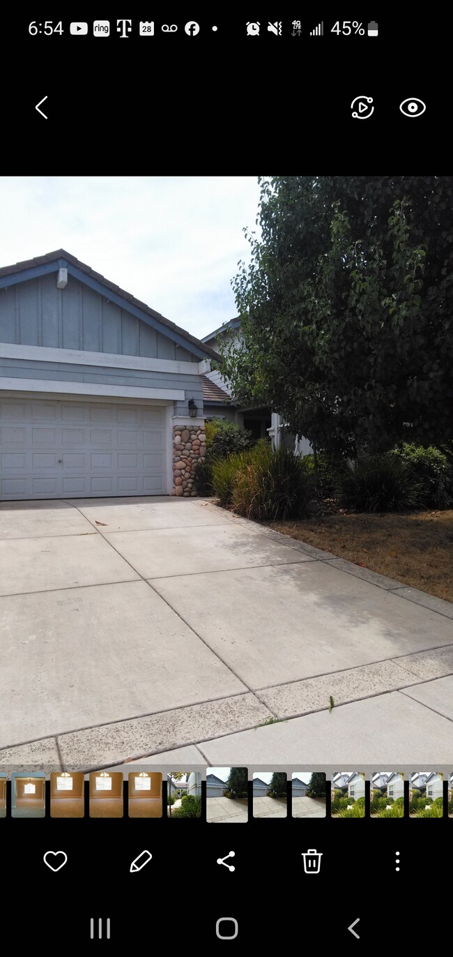 Building Photo - 1368 Night Heron St