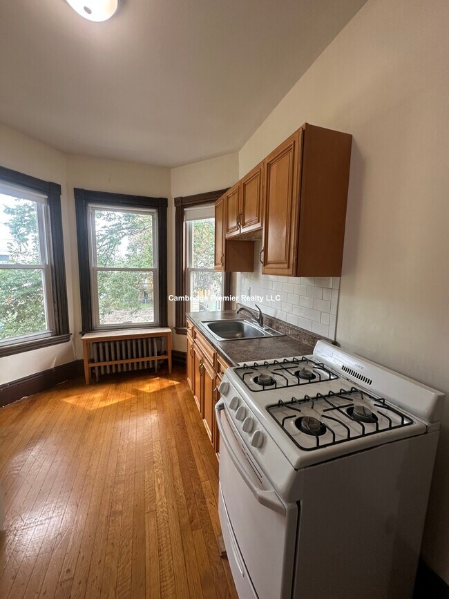 Photo - 72 Thurston St