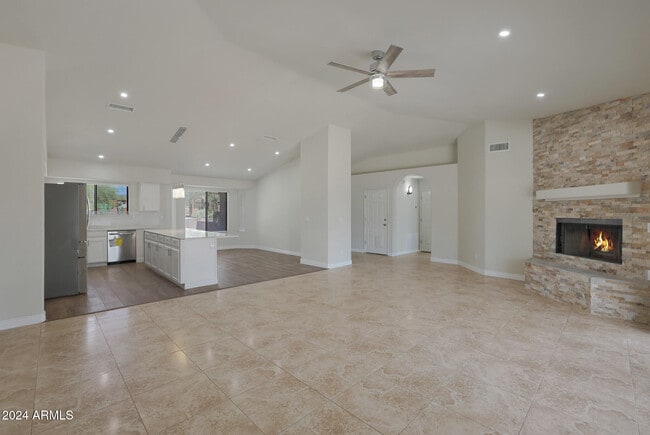 Photo - 501 E Desert Hills Estate Dr