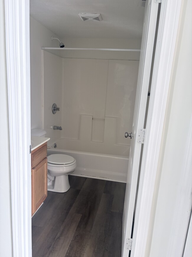 Photo - 122 Karen Ct