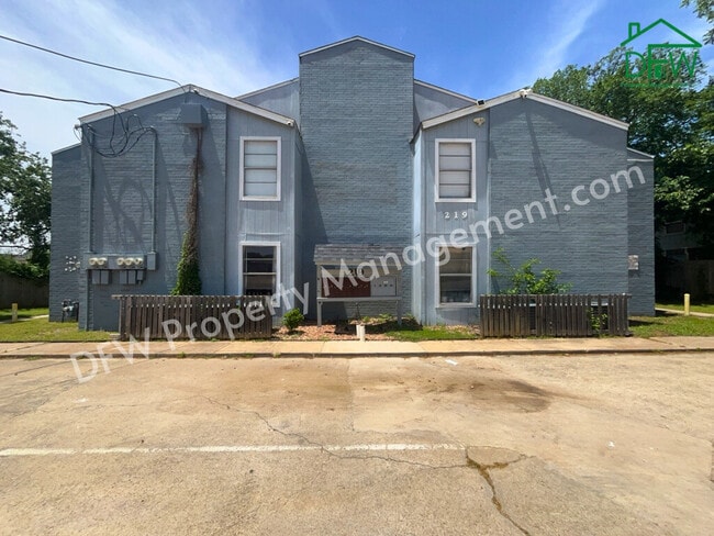 Fry Street Apartments - Fry Street Apartments