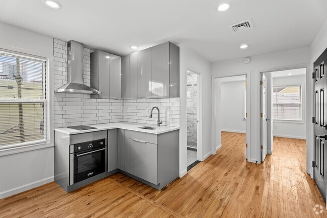 Building Photo - 695 Summit Ave Unit 3B Rental