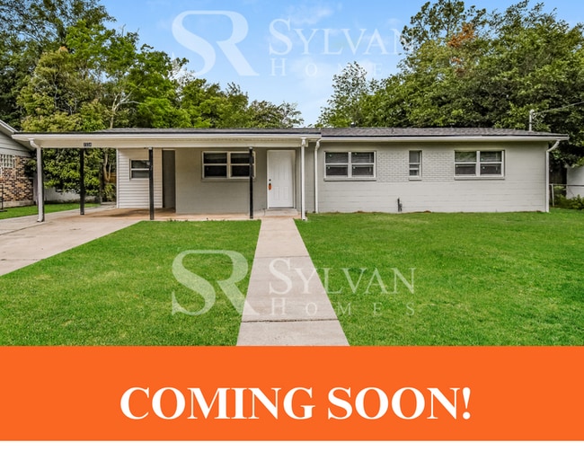 Building Photo - One-level living at its best