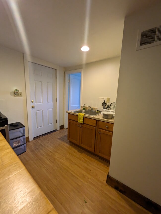 Photo - 2612 N Fratney St Unit 2612 upper